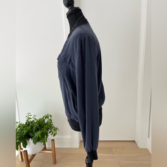 EQUIPMENT FEMME Abbot Silk Bomber Jacket - Picture 4 of 16